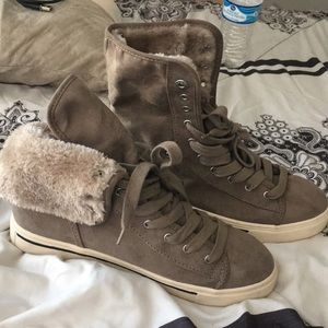 Grey lace up shoes, good condition!